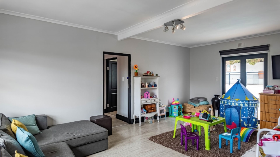 7 Bedroom Property for Sale in Fish Hoek Western Cape